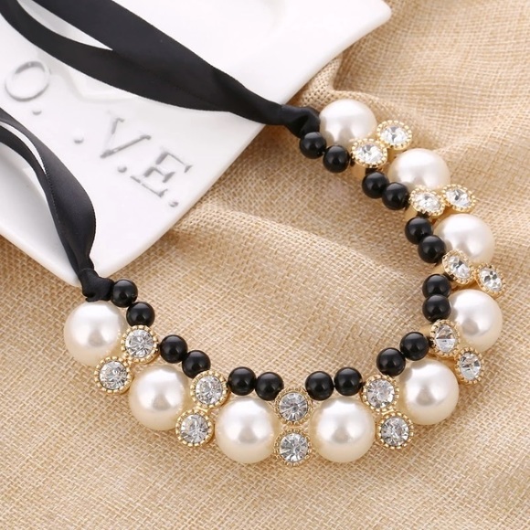 Jewelry - New Pearl Statement Necklace Fine Jewelry
